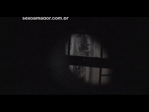 ❤️ Бландзінка таемна здымаецца на відэа з суседскага вуаерыста, схаванага за пустымі цэгламі ️❌ Сэкс у нас ❌️❤